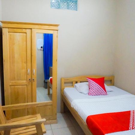 Oyo 2954 Aulia Homestay Banjarbaru Экстерьер фото