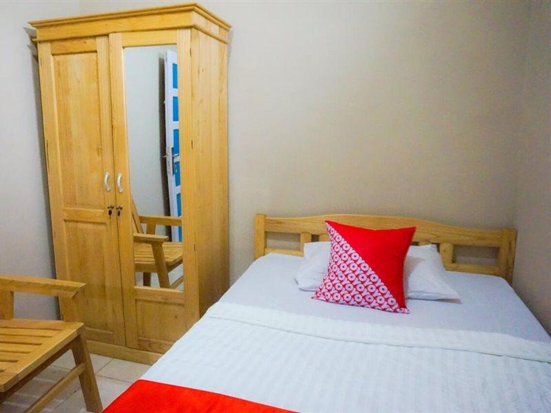 Oyo 2954 Aulia Homestay Banjarbaru Экстерьер фото